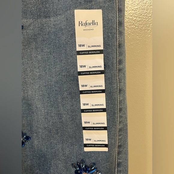 Rafaella Weekend Sequined Slimming Comfort Waist  Jean Bermuda Shorts 18W NWT - Picture 4 of 13